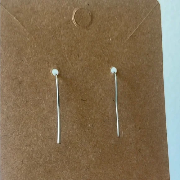 NWOT Elegant Multi-Color Drop Earrings - Picture 4 of 6